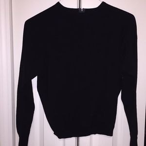 Black wool sweater with zipper back